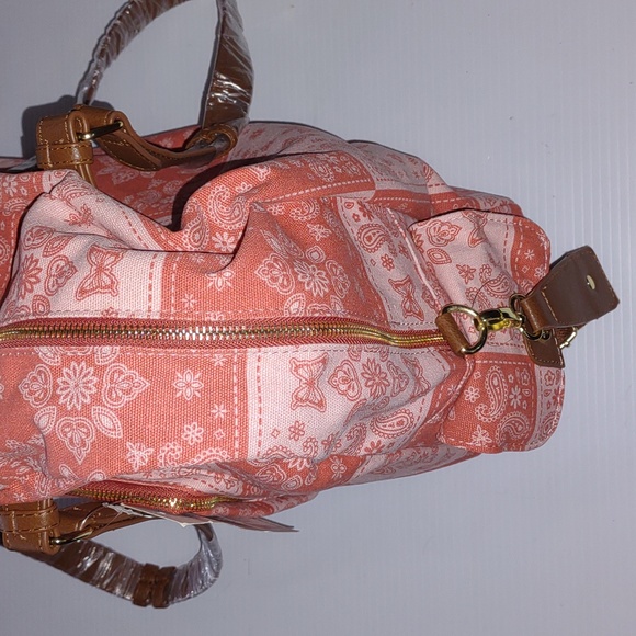 ๐บMADDEN GIRL Mggloryc Weekender Bag - Picture 9 of 11